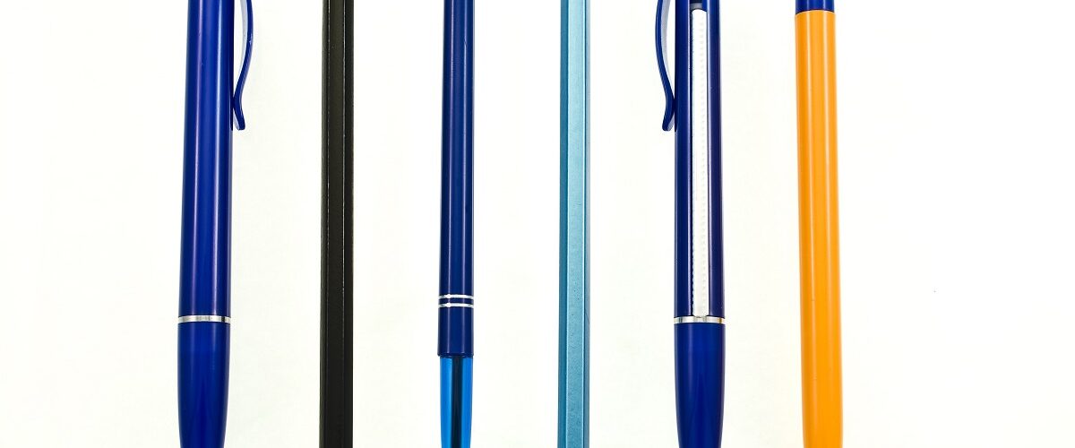 Długopis plastikowy z logo firmy — gdzie zamówić?