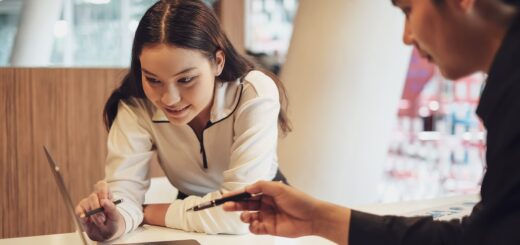 Konwersacje po angielsku - jaką szkołę językową wybrać?