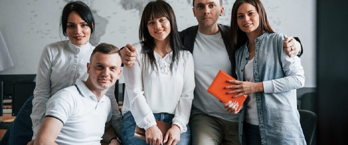 Zdjęcia firmowe na rzecz social mediów - czy warto?